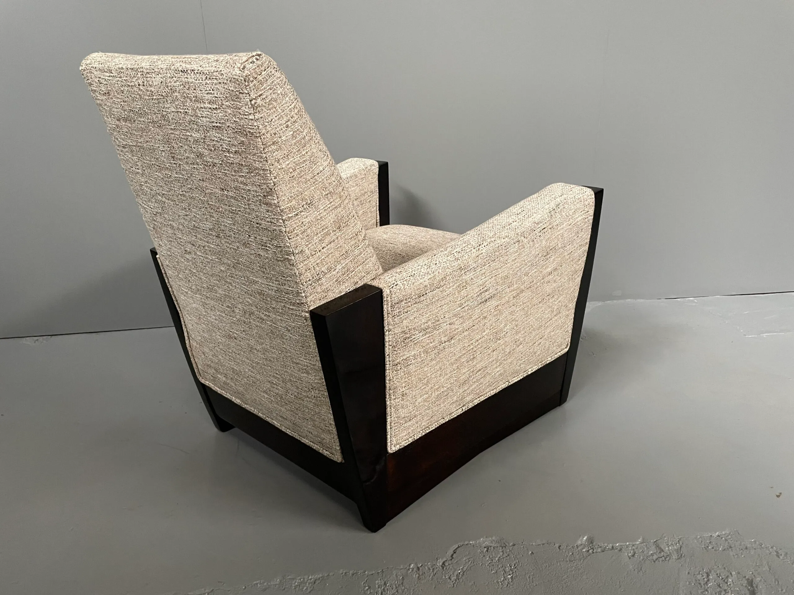 Vue de détail 2 – Fauteuil et son ottoman