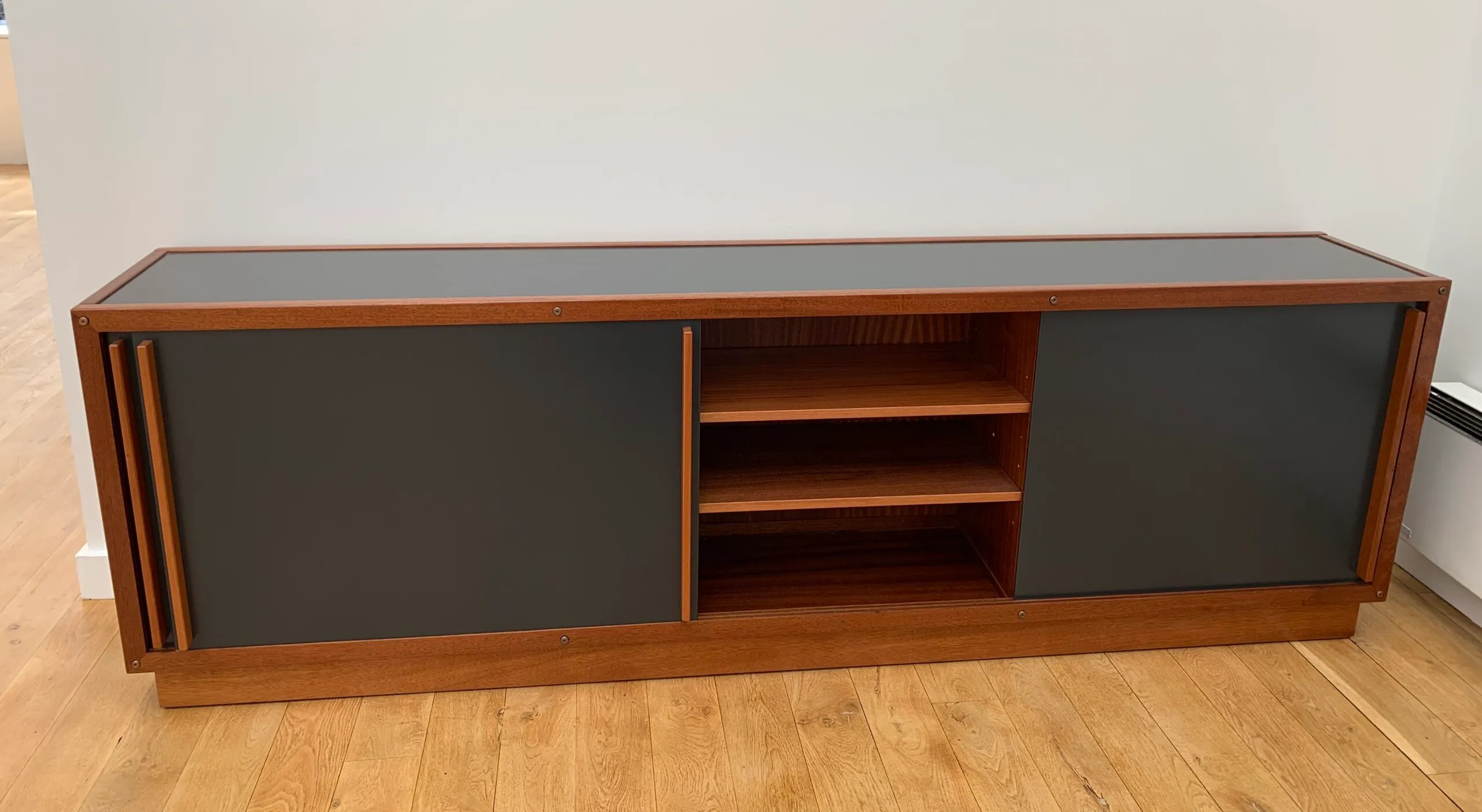 Vue de détail 2 – Enfilade laquée bleu