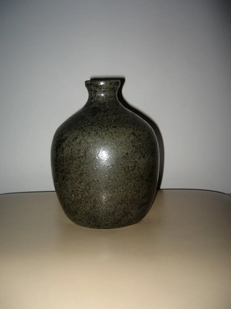 Vue de détail 1 – Vase bouteille 