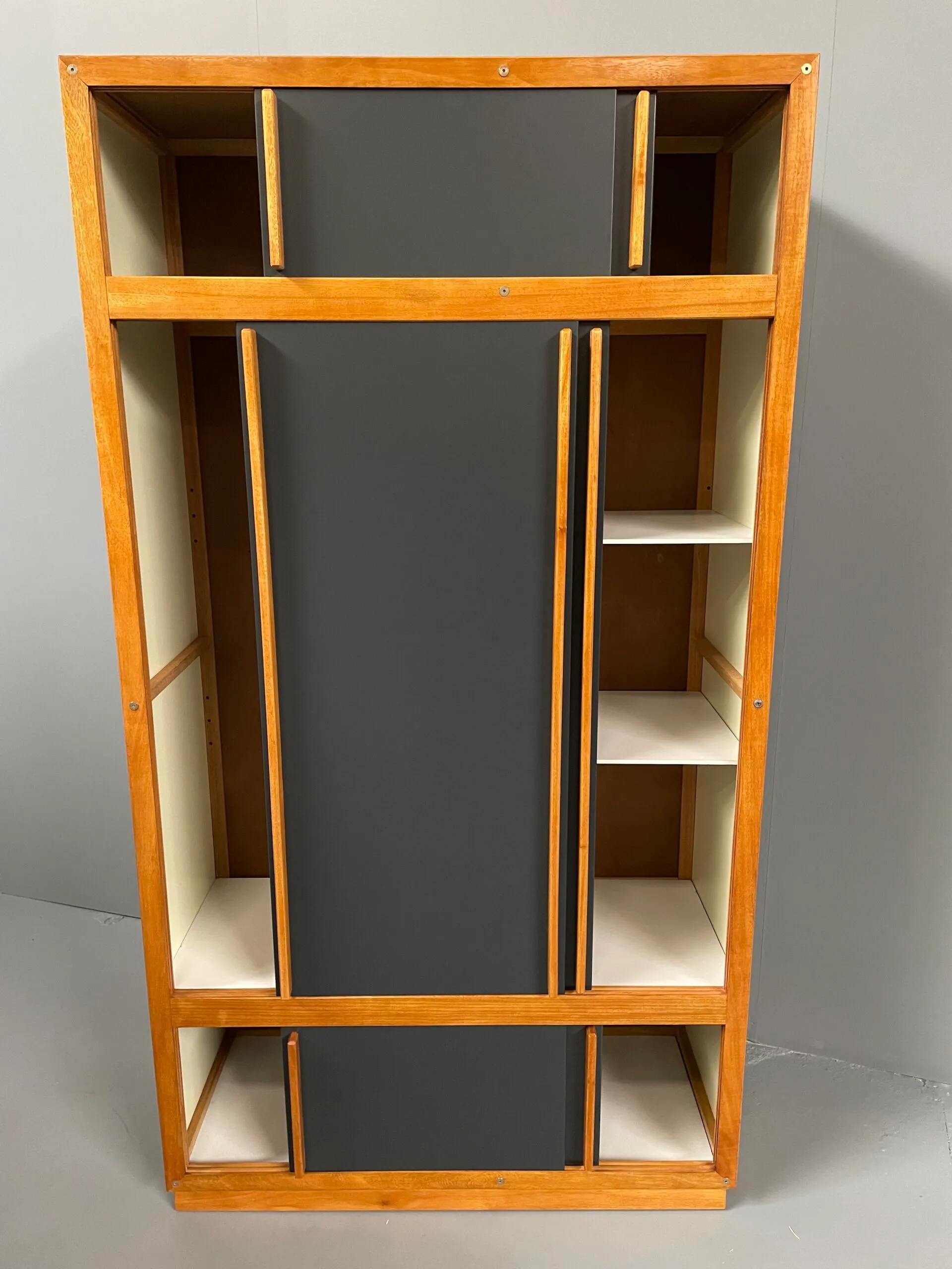 Detail view 2 – Cabinet / wardrobe