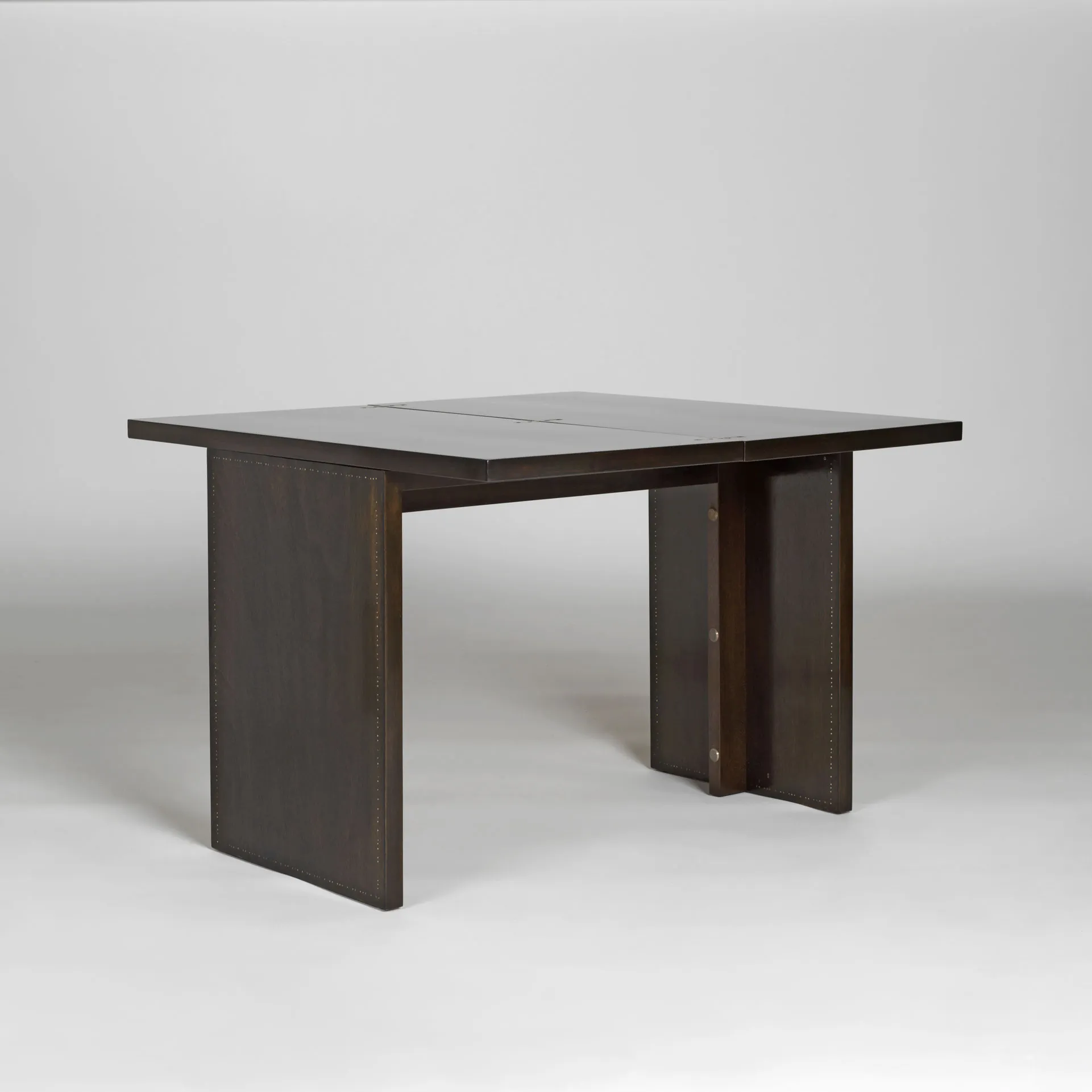 Vue de détail 1 – Console transformable en table