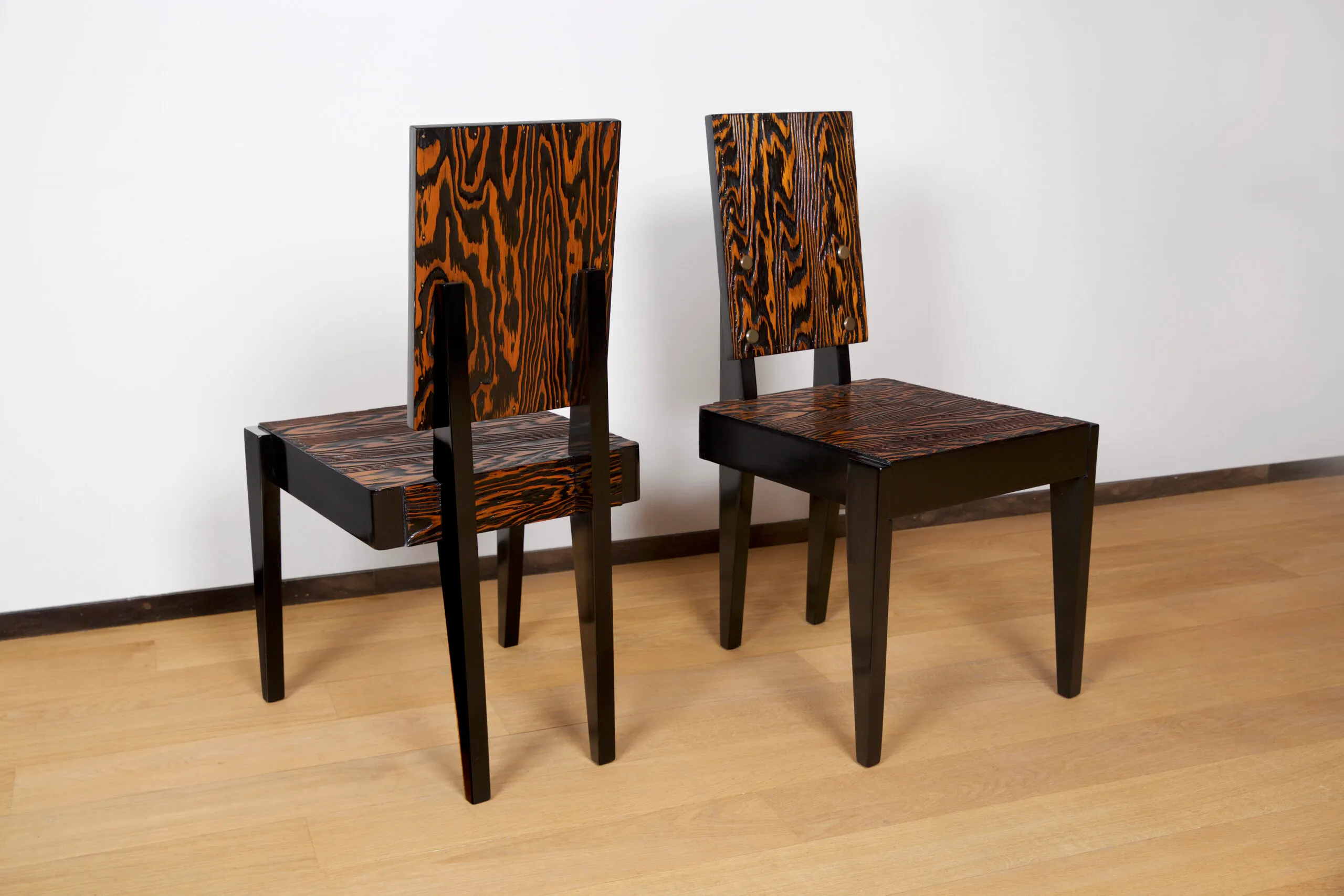 Detail view 4 – Dining room table and these 6 original chairs
