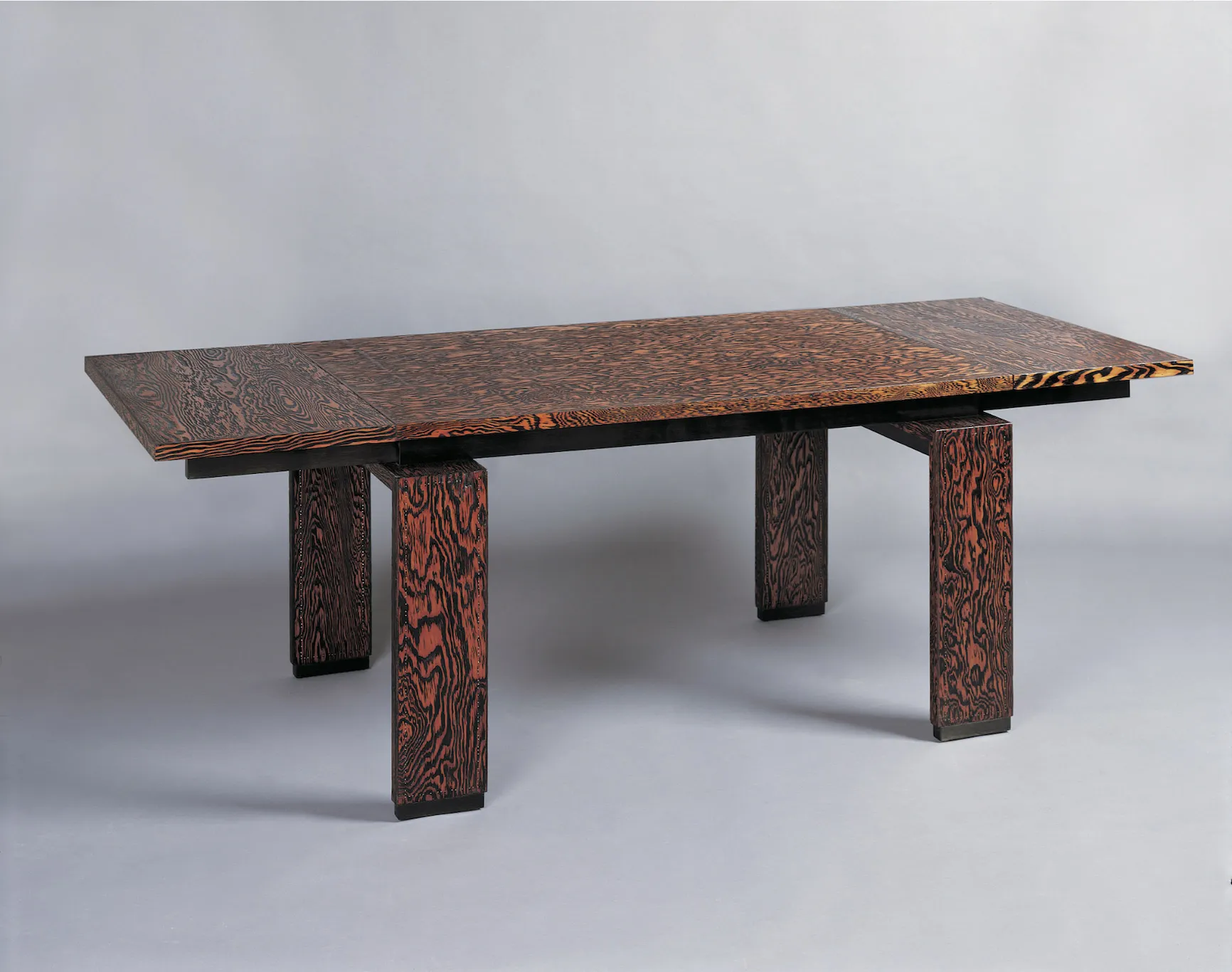 Detail view 1 – Dining table
