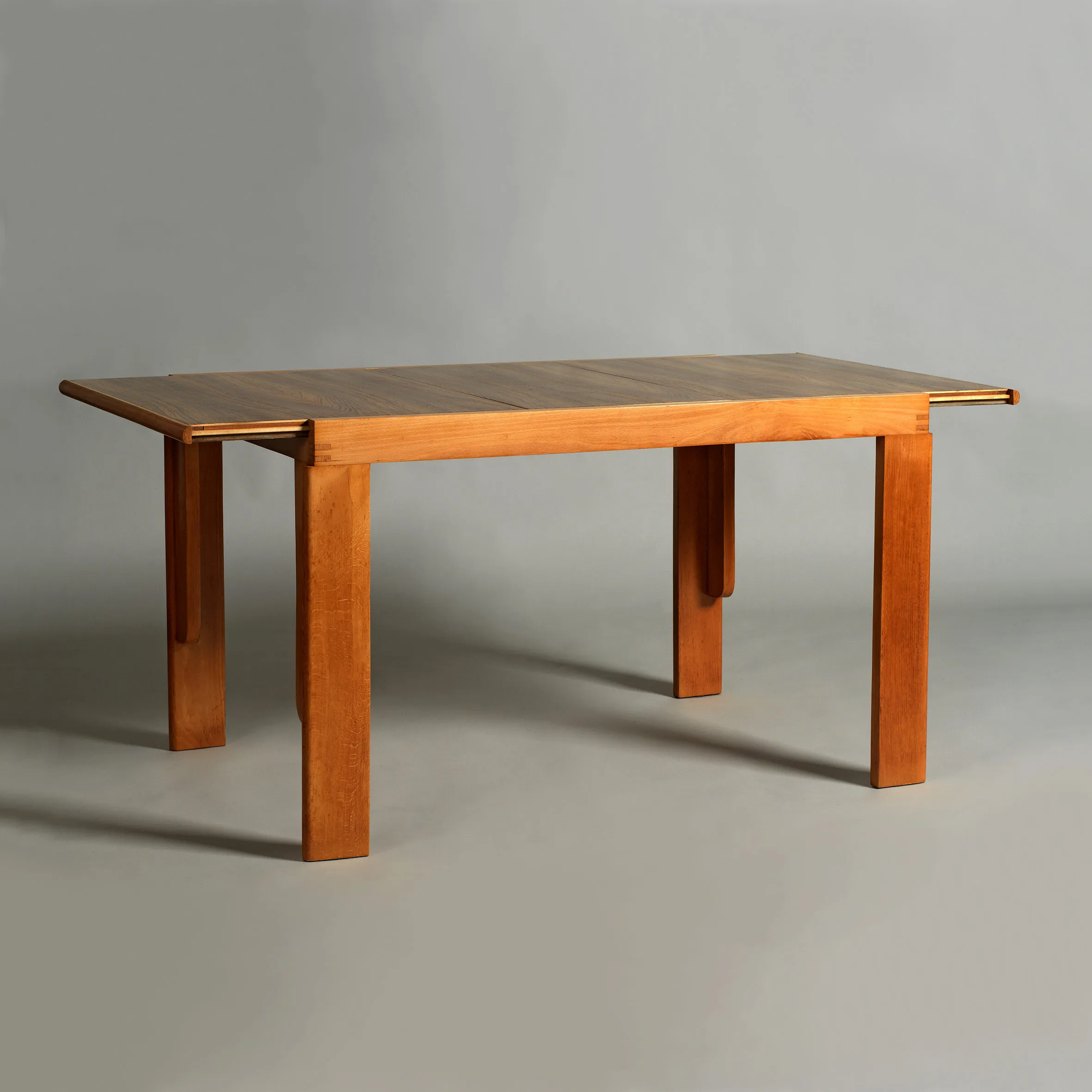Detail view 1 – Dining table