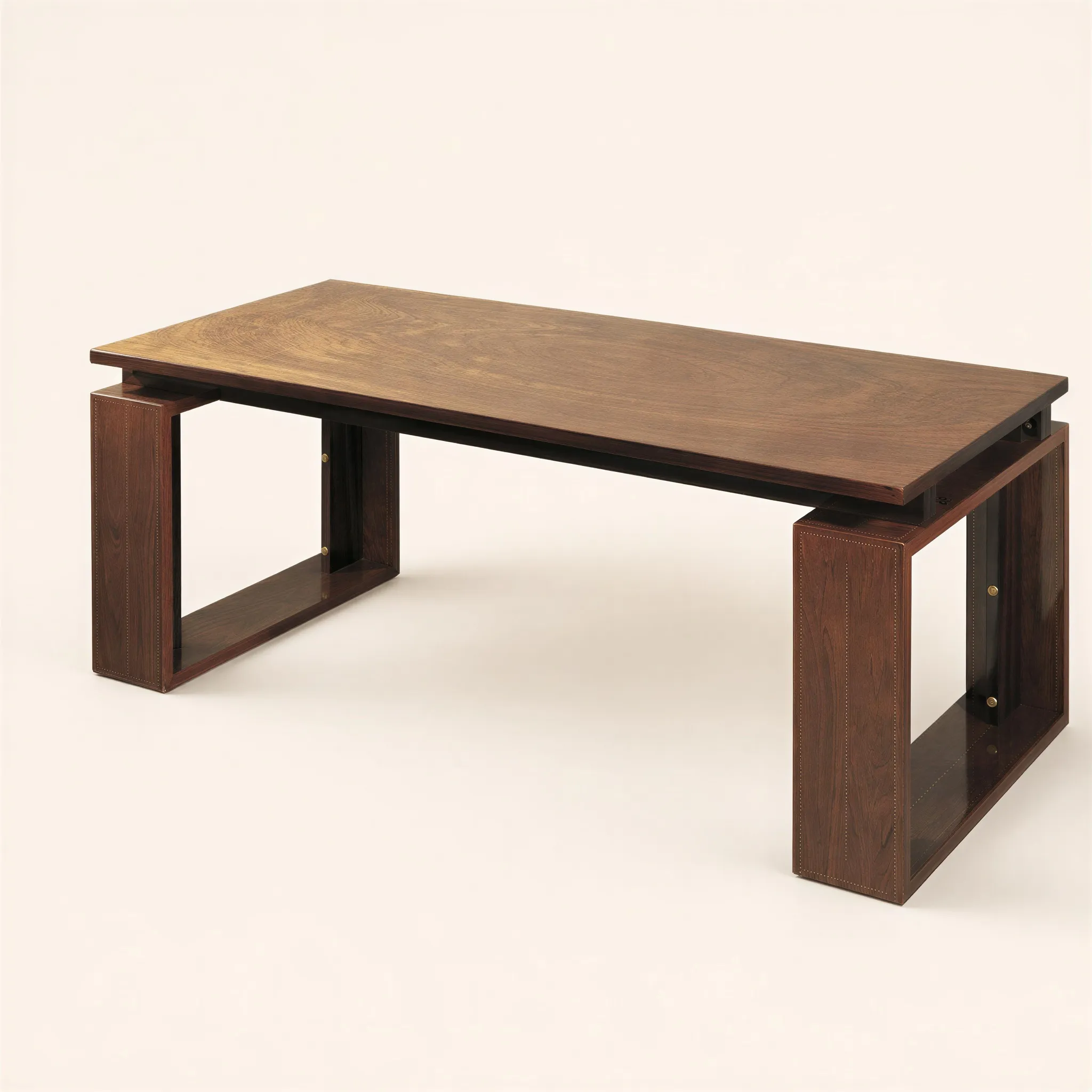 Dining table in mahogany