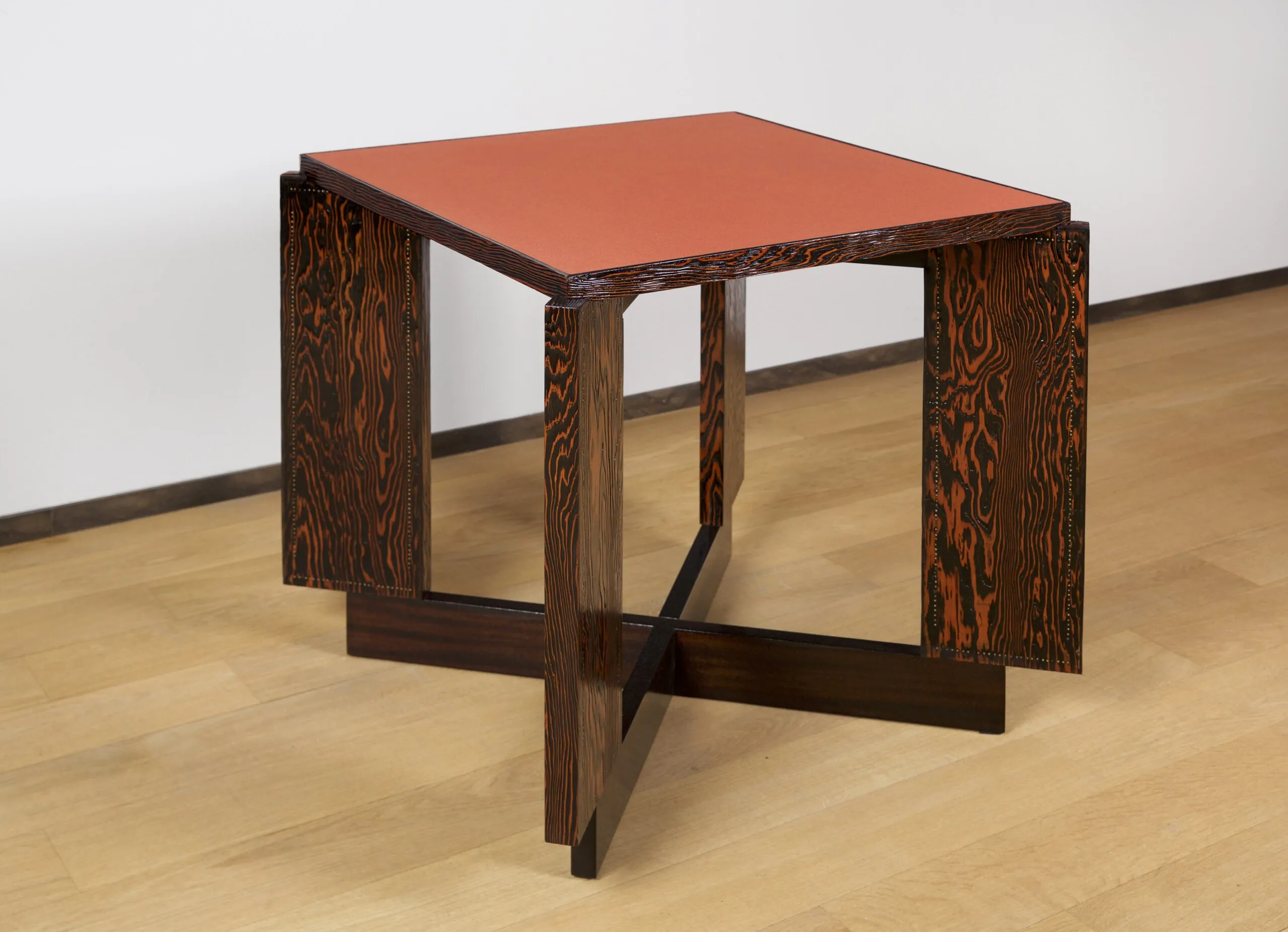 Detail view 1 – Game table and four original bridge armchairs
