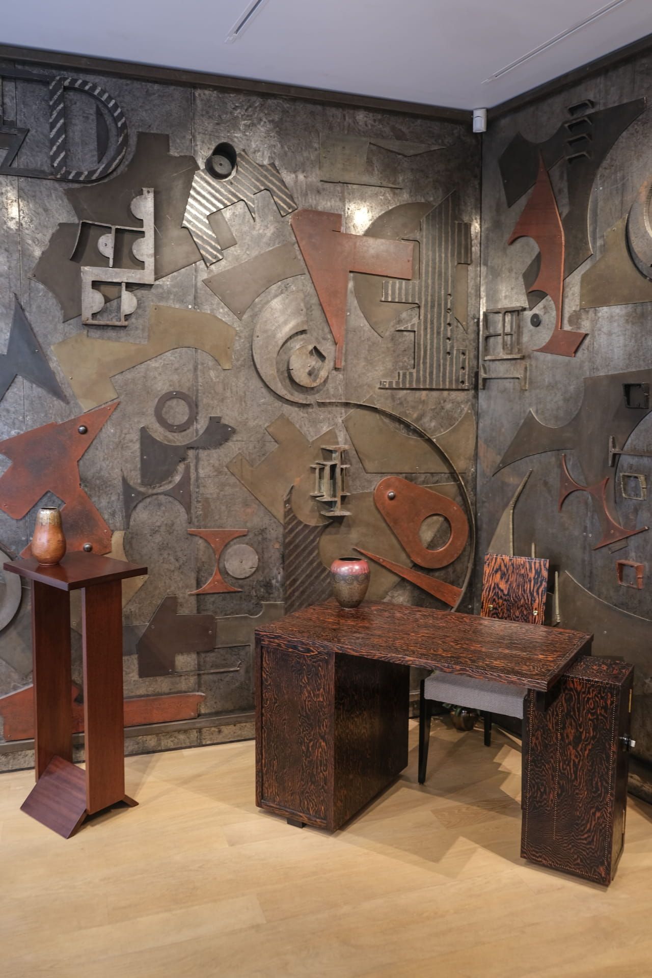 Inside the gallery, 28 rue de Seine – view 3