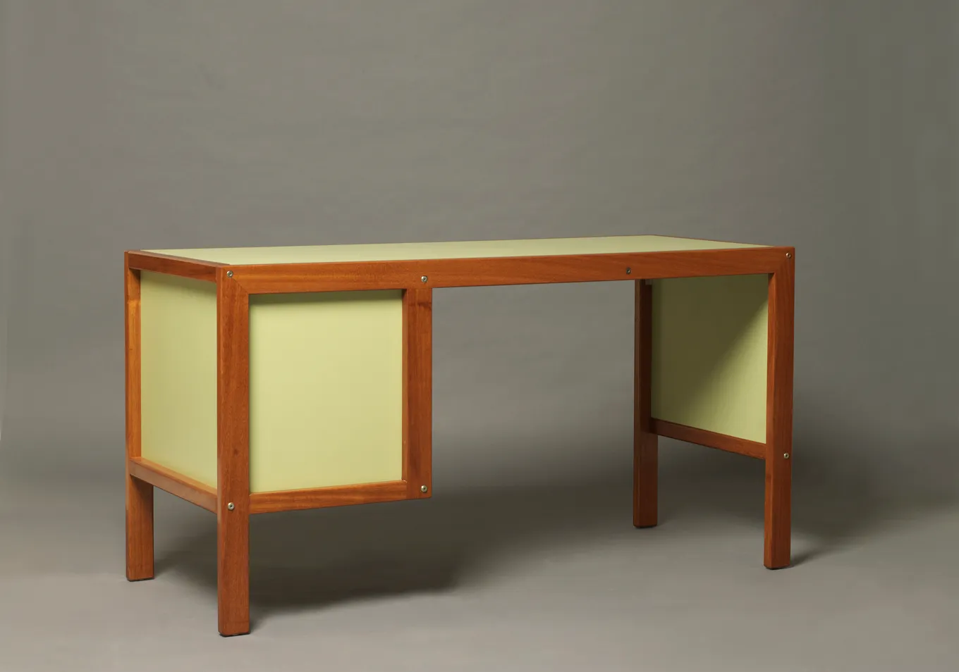Detail view 1 – Lacquered wood desk