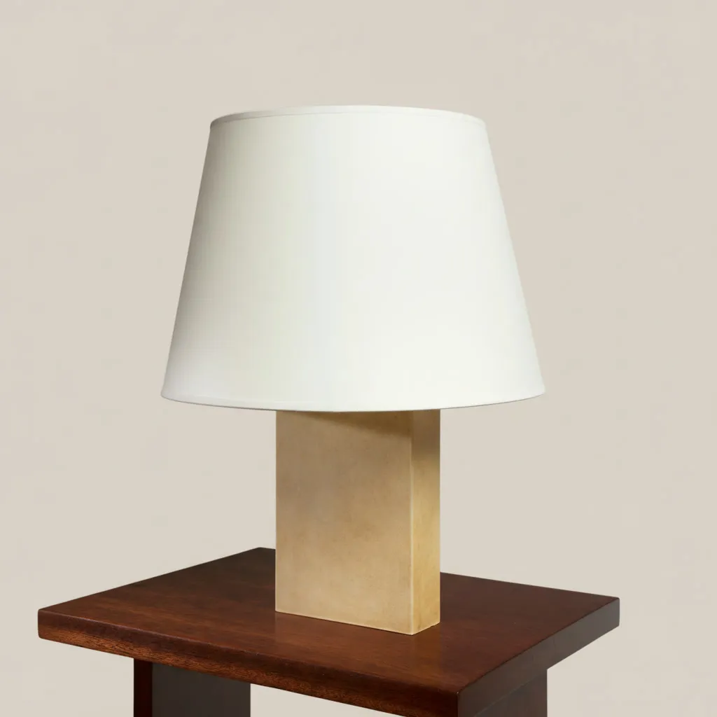 Paire de lampes « Bloc », recouvertes de parchemin.

Certificat du Comité Jean-Michel Frank.