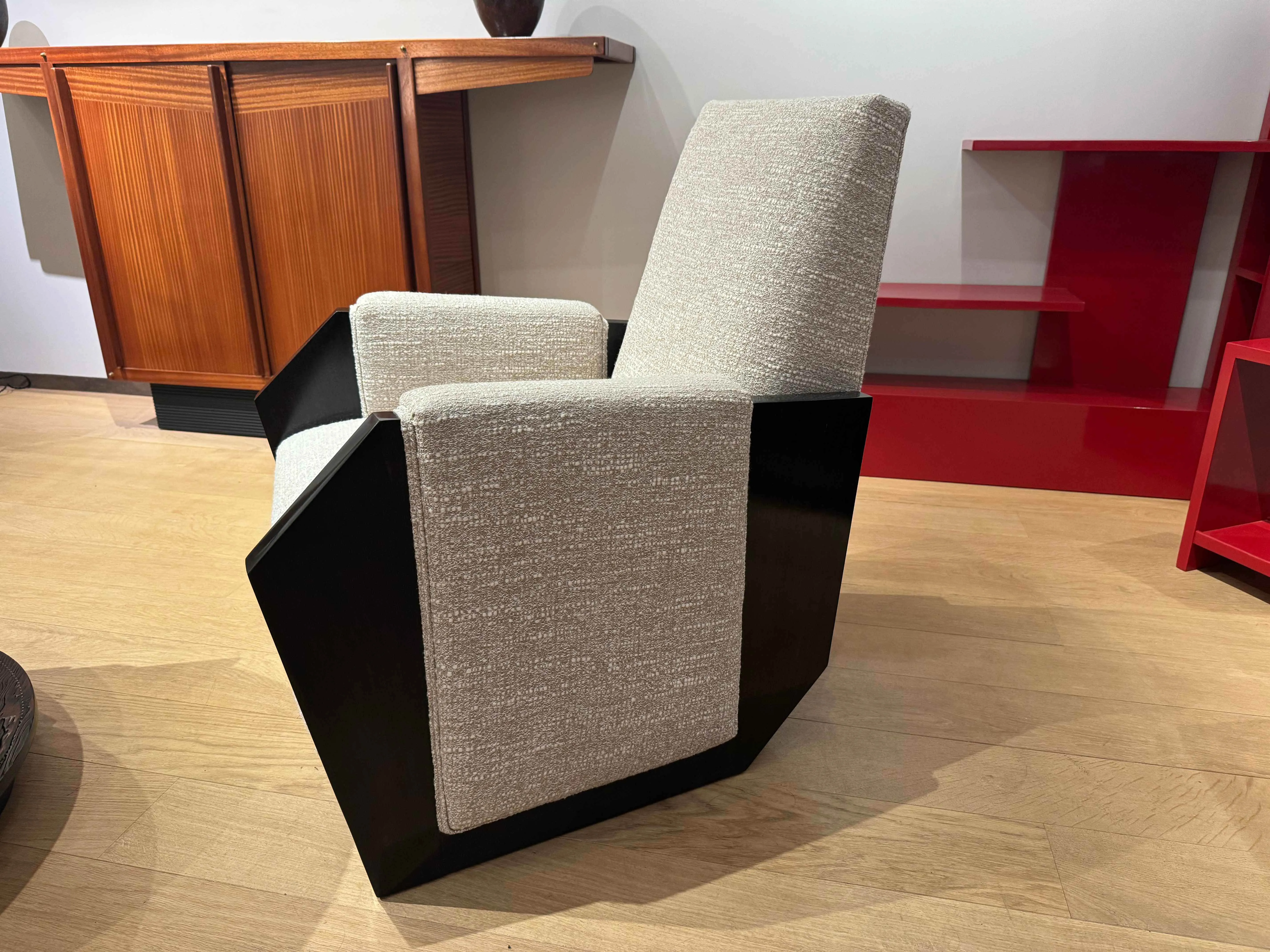 Vue de détail 2 – Ensemble de trois fauteuils 