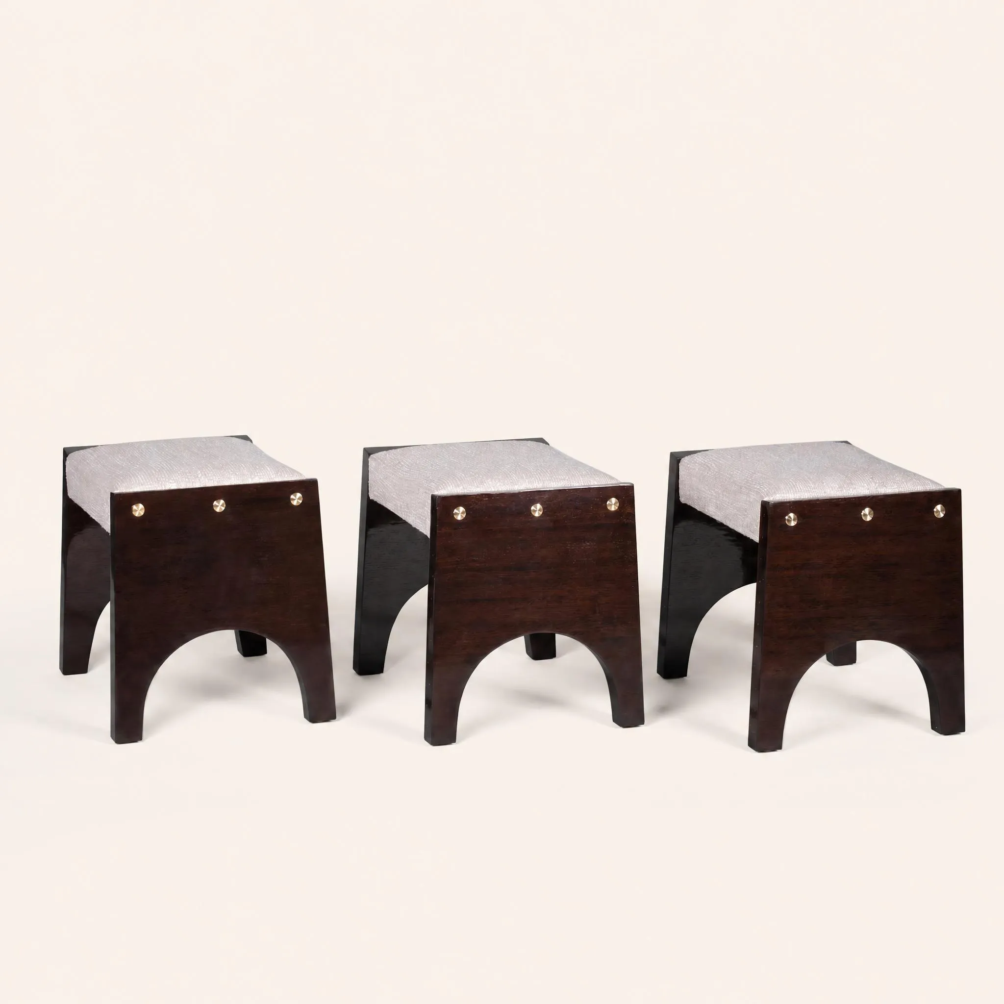 Ensemble de trois tabourets