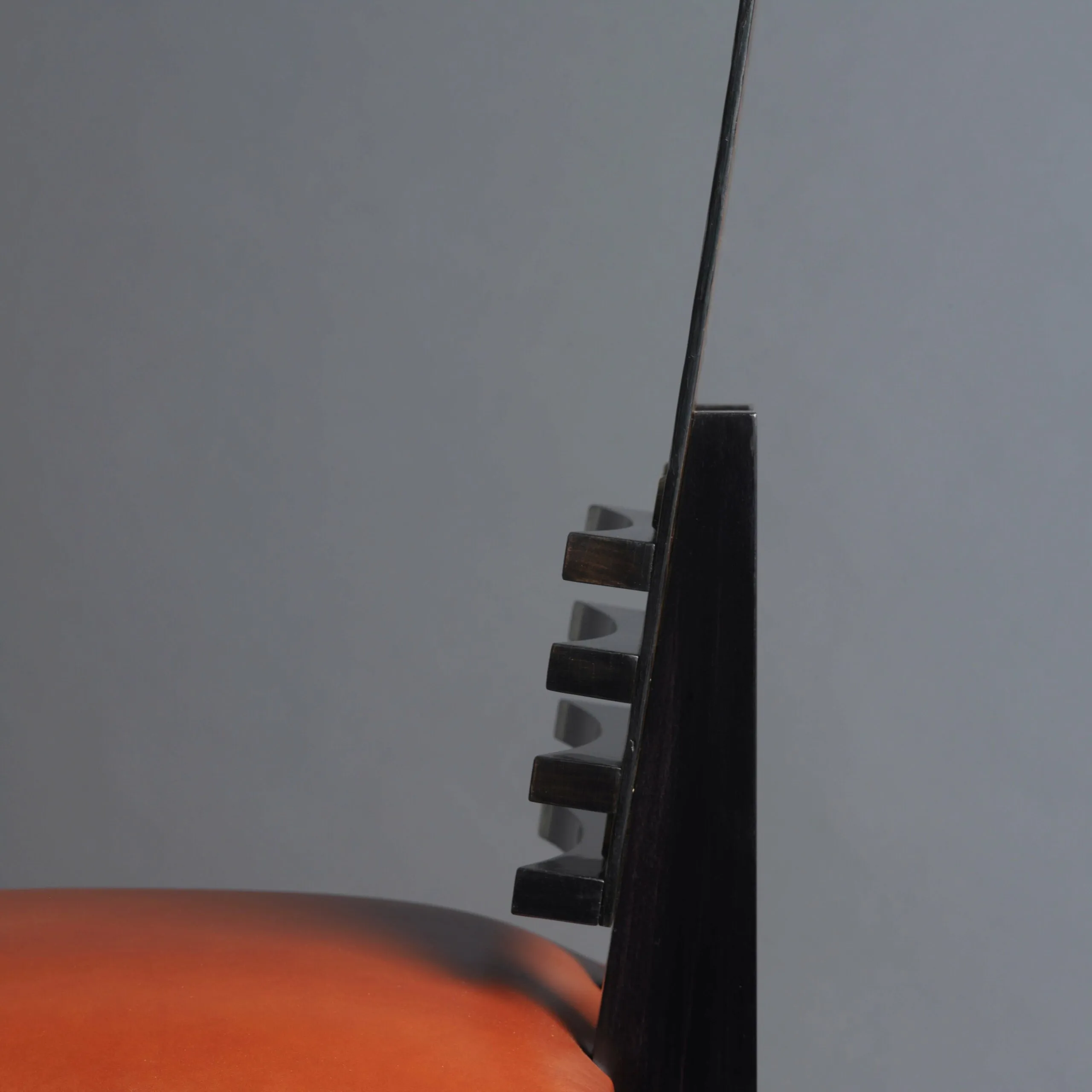 Detail view 1 – Six chairs in Oregon pine