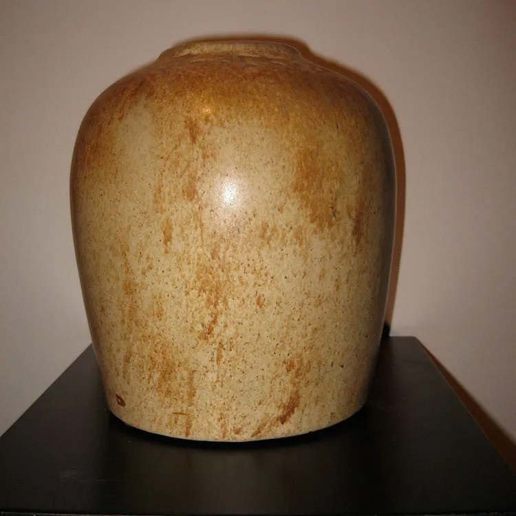 Detail view 1 – Stoneware pot