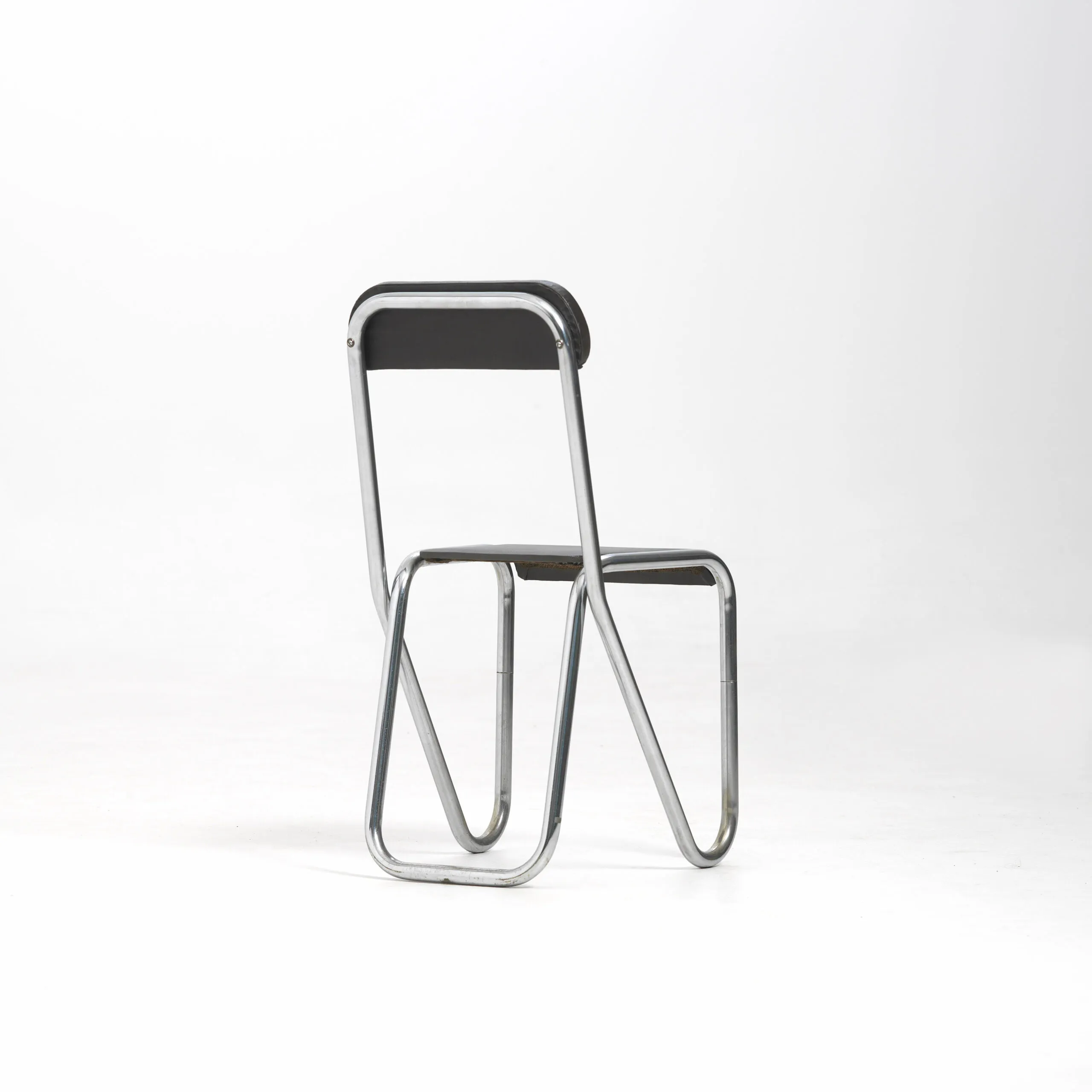 Detail view 1 – Tubular metal chair