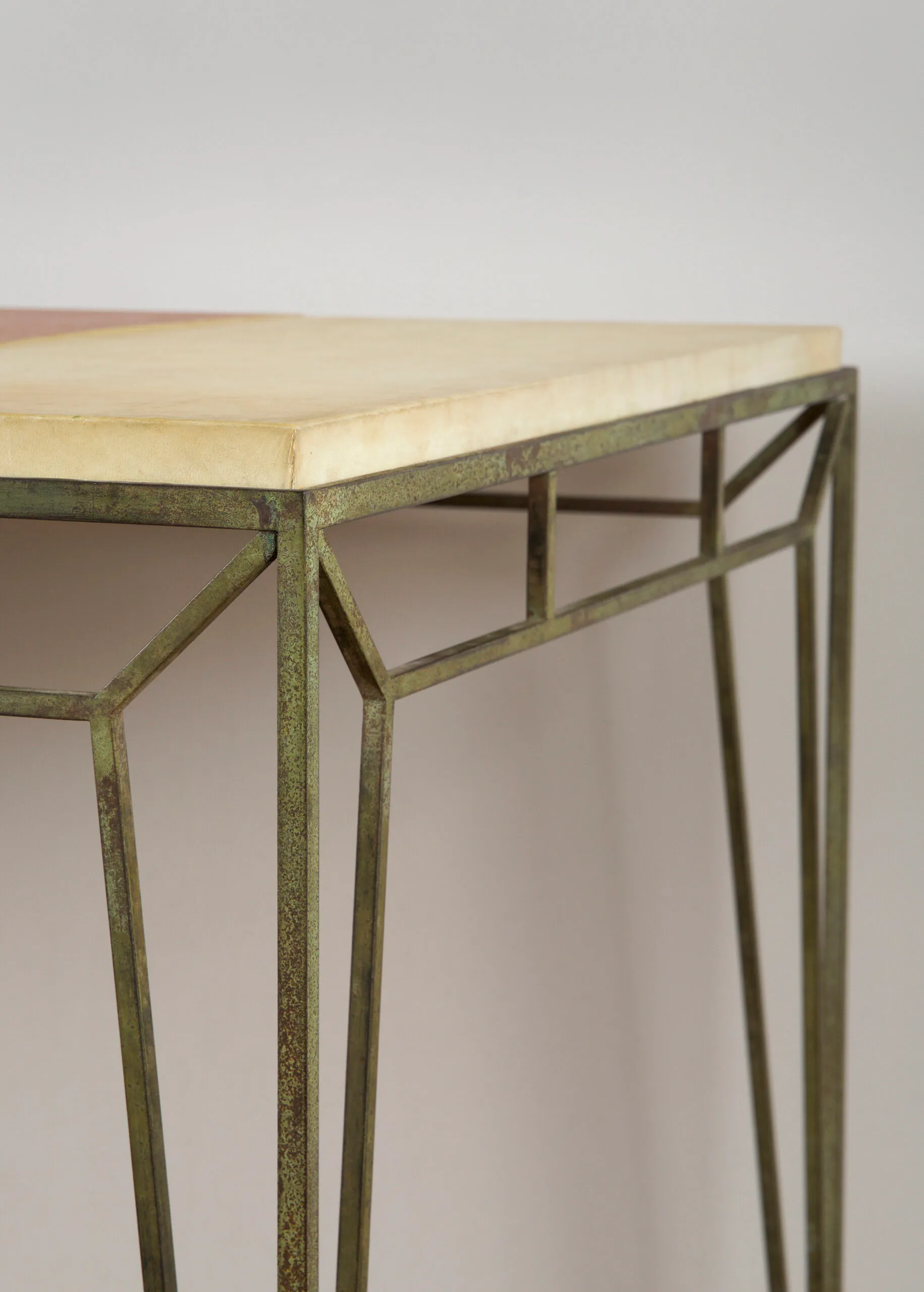 Vue de détail 2 – Table-bureau pour la maison de couture Jacques Heim