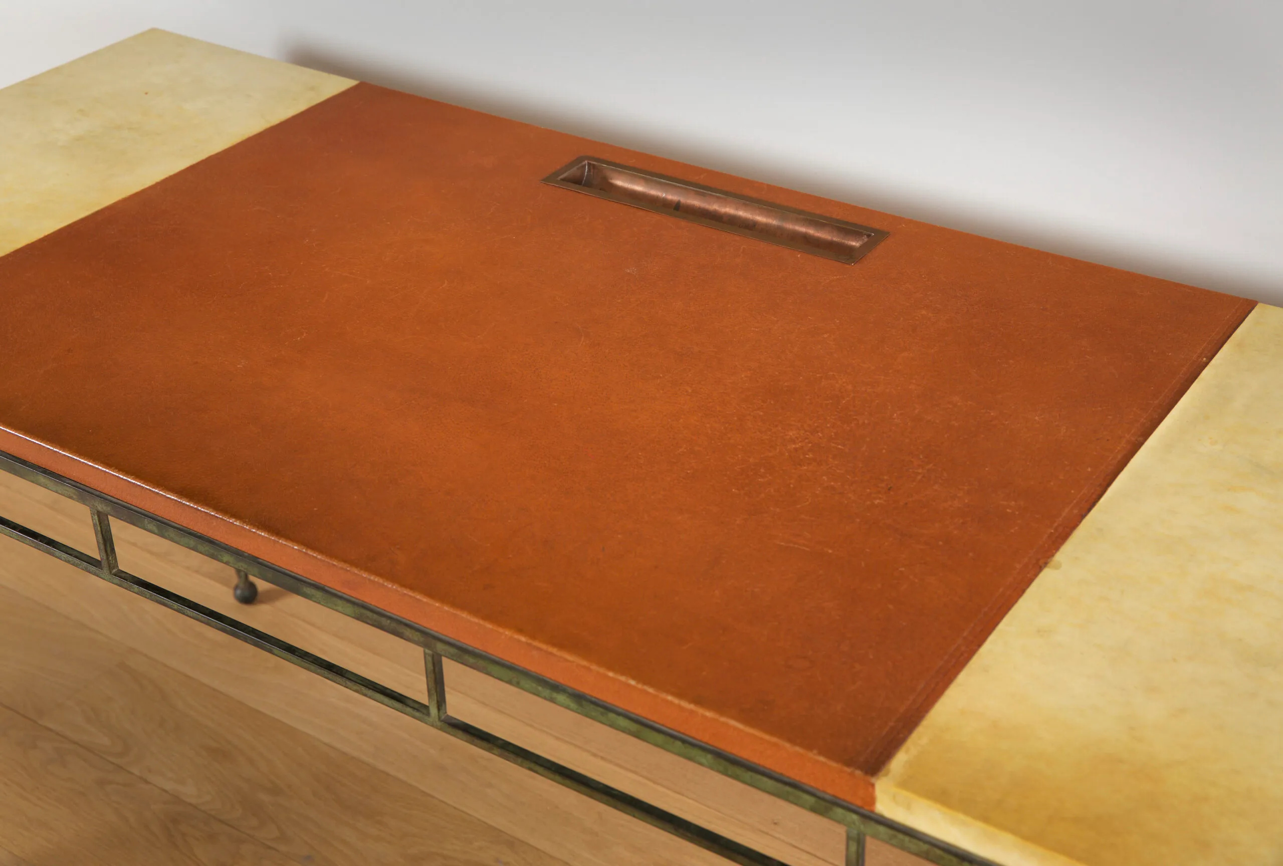 Vue de détail 4 – Table-bureau pour la maison de couture Jacques Heim